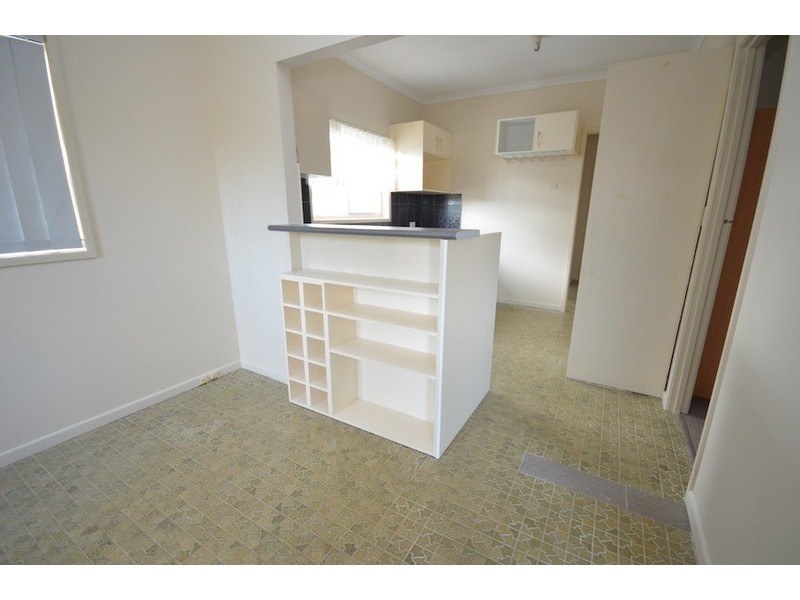 13 Captain St, Holland Park West QLD 4121