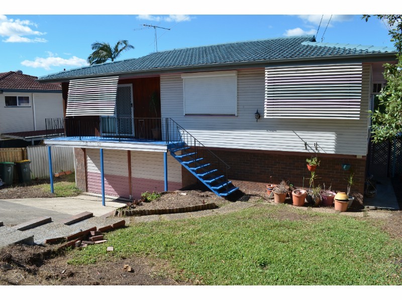 92  Newnham Rd, Mount Gravatt East QLD 4122