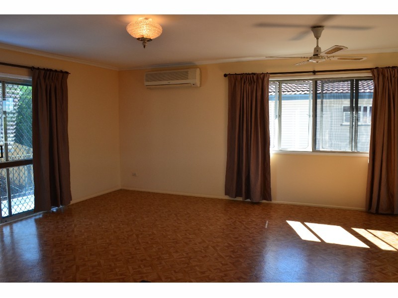 92  Newnham Rd, Mount Gravatt East QLD 4122