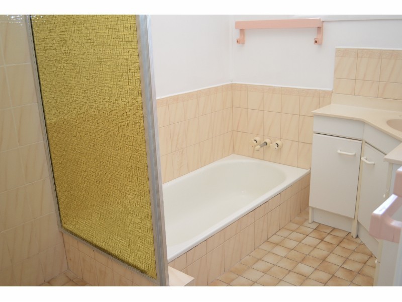 92  Newnham Rd, Mount Gravatt East QLD 4122