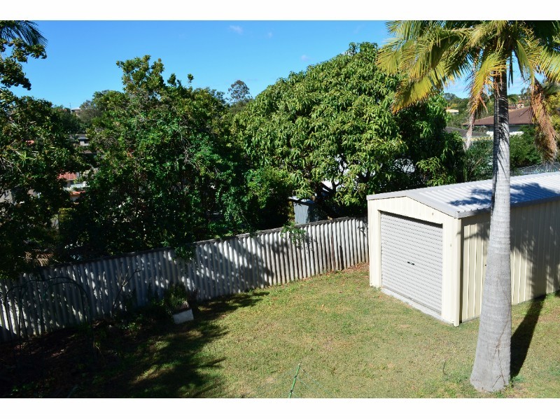 92  Newnham Rd, Mount Gravatt East QLD 4122