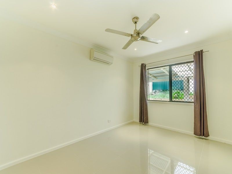 9 Juanita Grove, Springwood QLD 4127