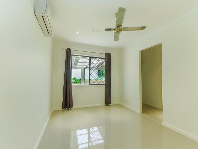 9 Juanita Grove, Springwood QLD 4127