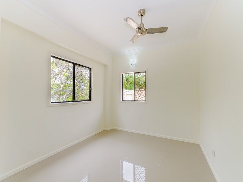 9 Juanita Grove, Springwood QLD 4127