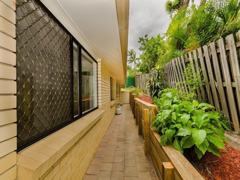9 Juanita Grove, Springwood QLD 4127