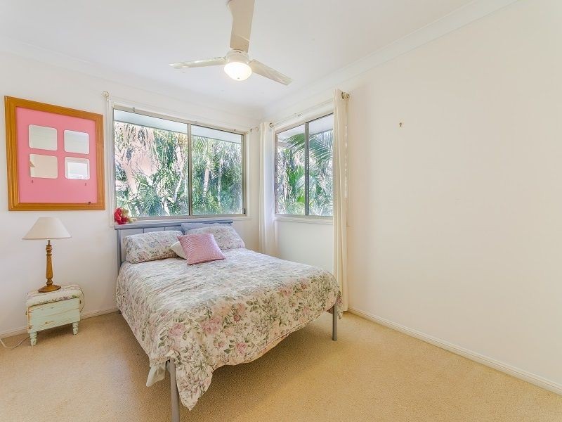 2 Engelmann Close, Carindale QLD 4152