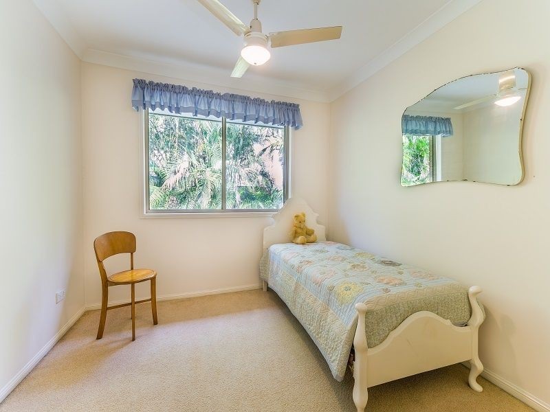2 Engelmann Close, Carindale QLD 4152