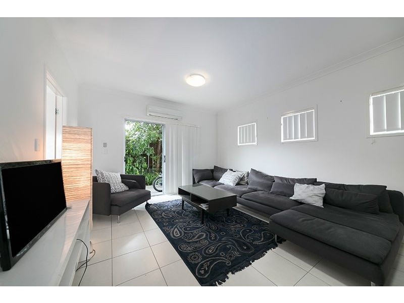 6/2-10 Cascade Dr, Underwood QLD 4119