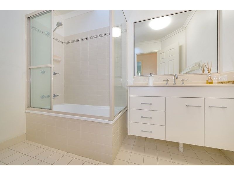 9/302 College Rd, Karana Downs QLD 4306