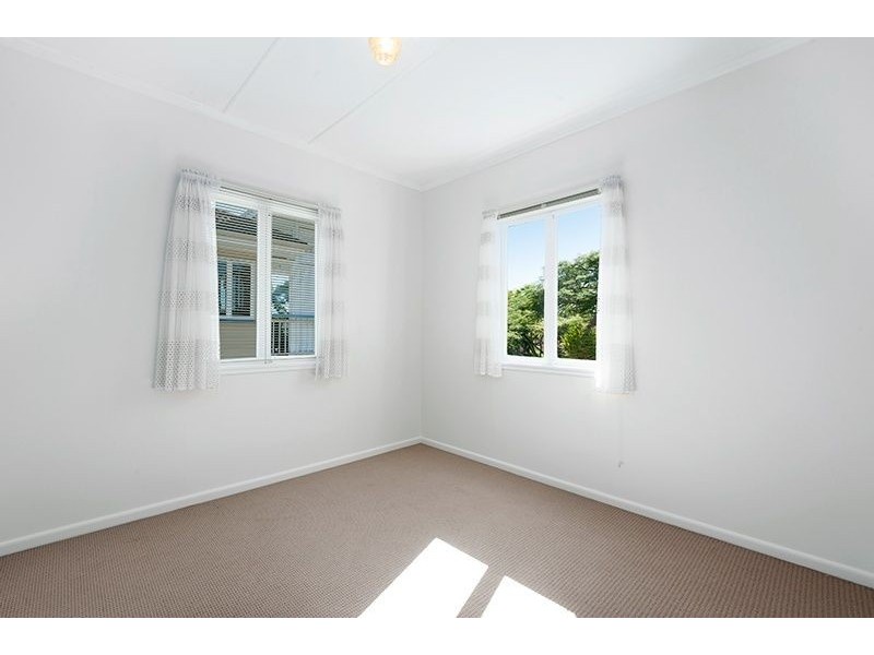 Holland Park West QLD 4121