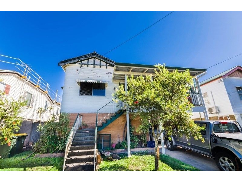 77 Earl Street, Greenslopes QLD 4120