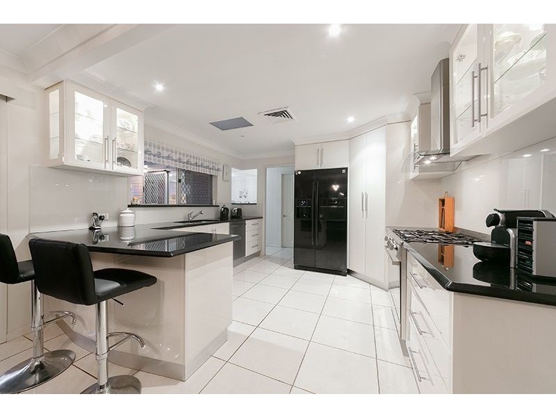 500 Mains Road, Macgregor QLD 4109