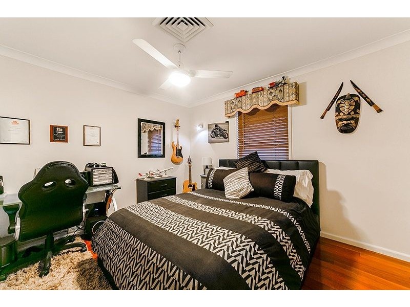 500 Mains Road, Macgregor QLD 4109