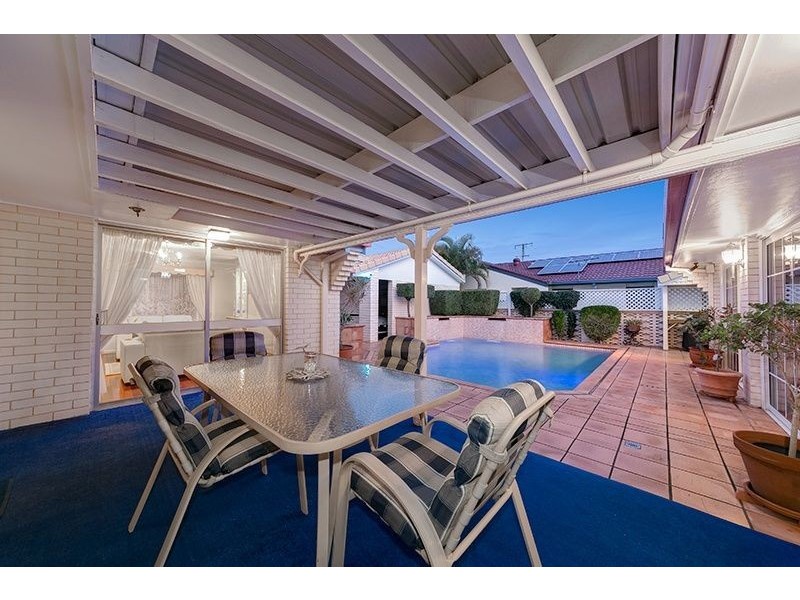 500 Mains Road, Macgregor QLD 4109