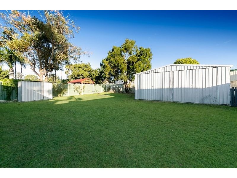 6 Sandra St, Kingston QLD 4114