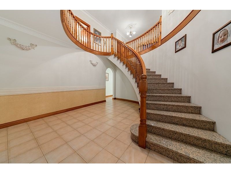 5 Faringdon Street, Robertson QLD 4109