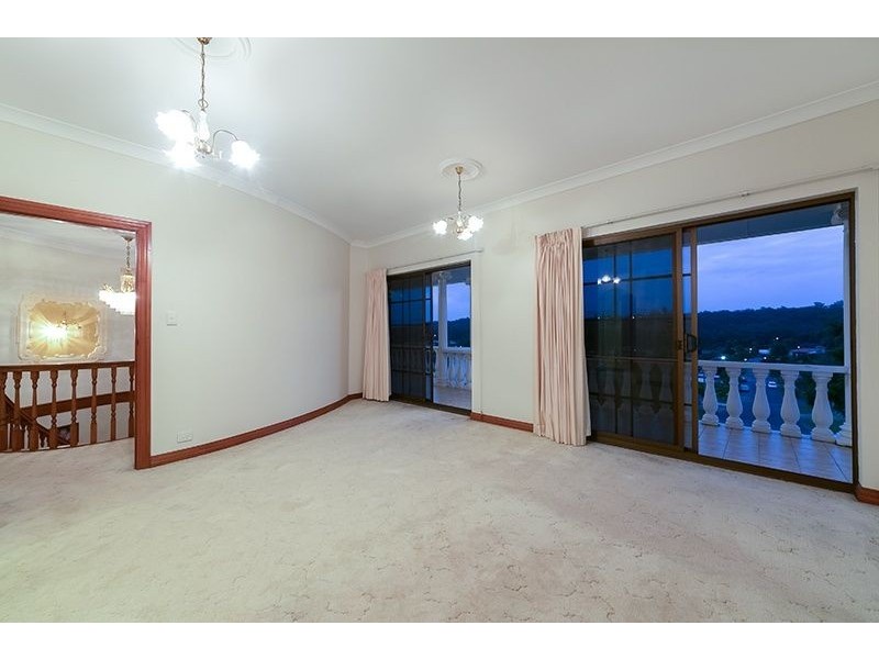 5 Faringdon Street, Robertson QLD 4109