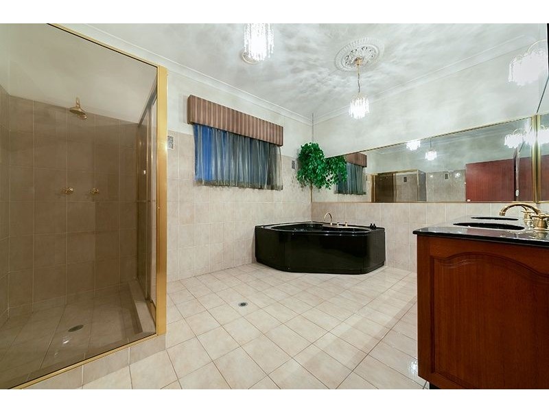 5 Faringdon Street, Robertson QLD 4109