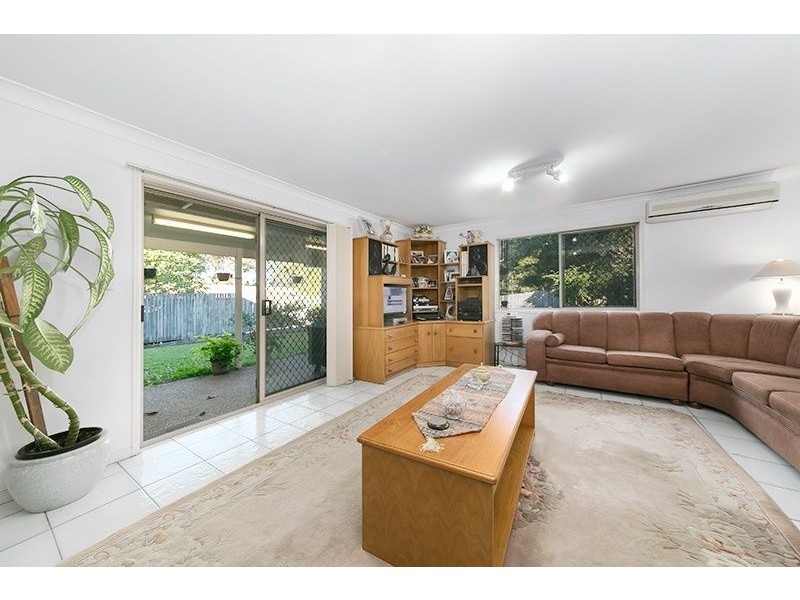 59 Wisteria Cr, Mount Gravatt East QLD 4122