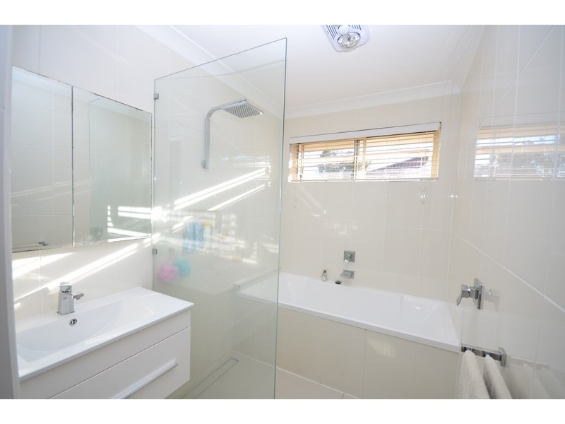 10 Cloverbrook Place, Carina QLD 4152