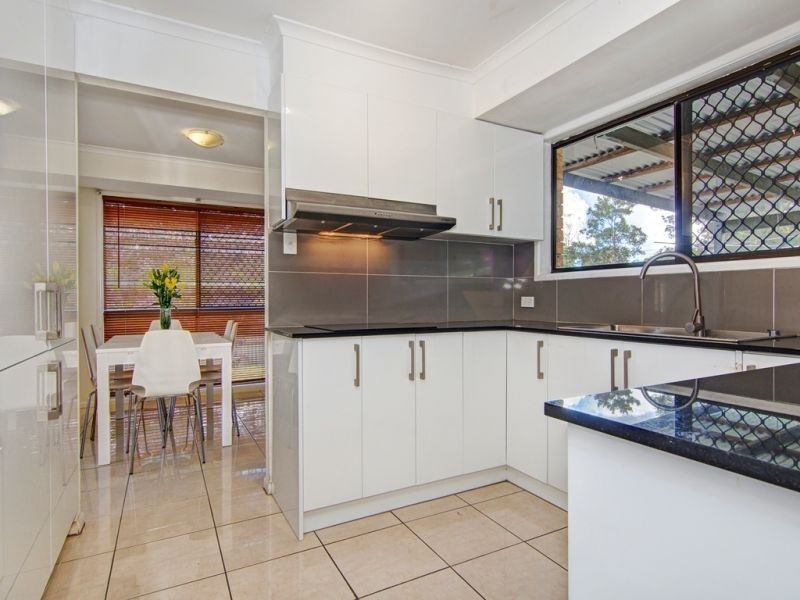 97 Vansittart Rd, Regents Park QLD 4118