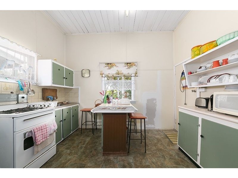 34 Ellis Street, Greenslopes QLD 4120