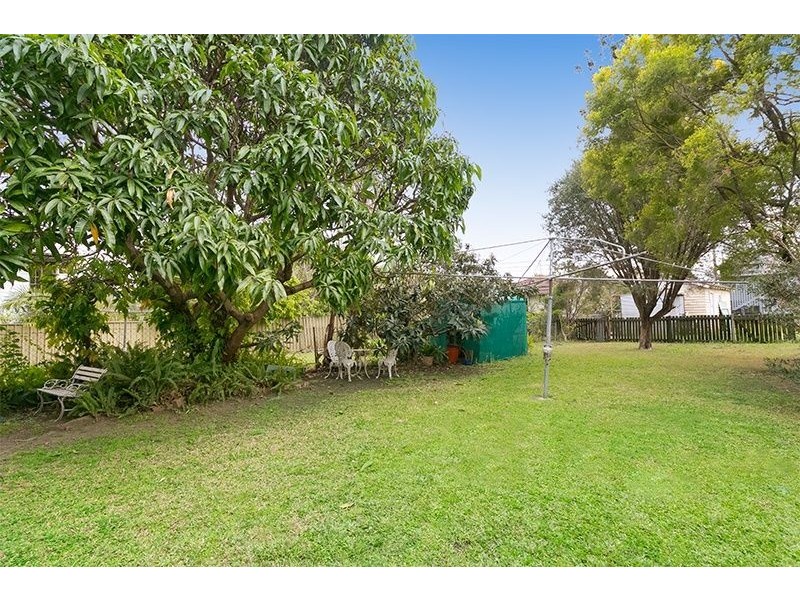 34 Ellis Street, Greenslopes QLD 4120