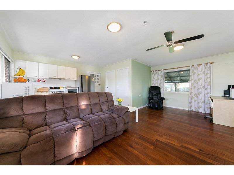 6 Sandra St, Kingston QLD 4114