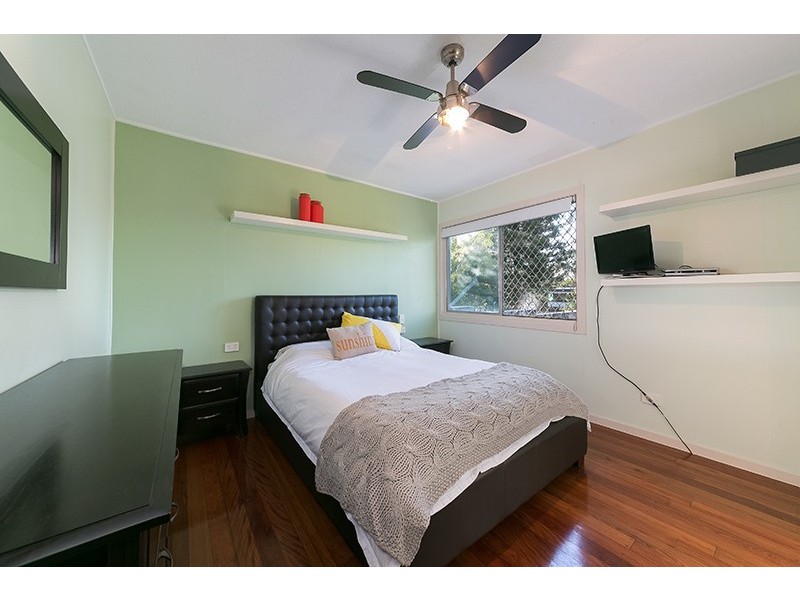 6 Sandra St, Kingston QLD 4114