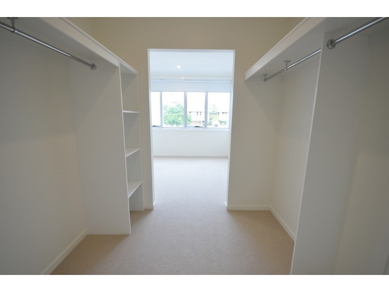 121/986 Wynnum Rd, Cannon Hill QLD 4170