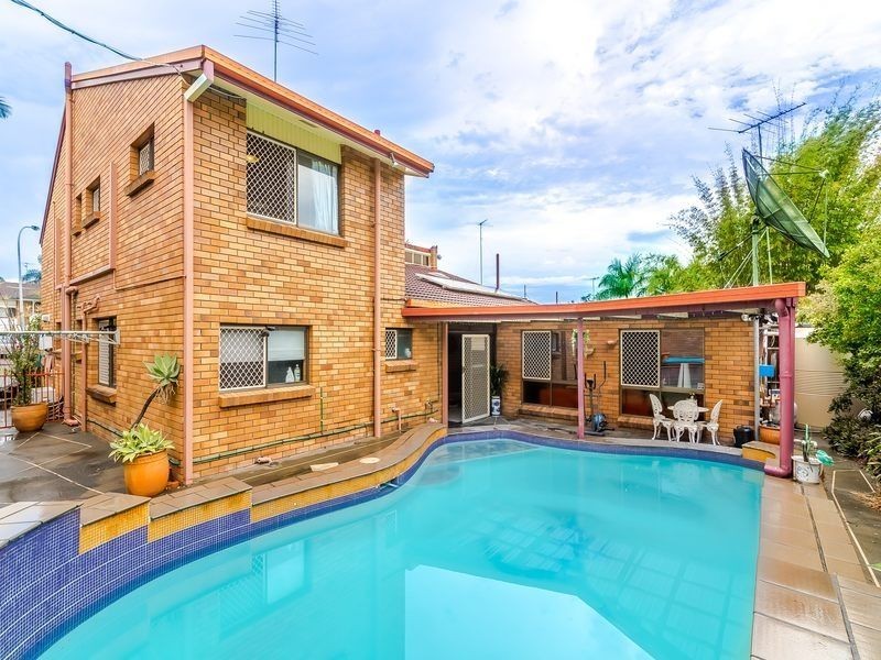 14 Carnoustie St, Macgregor QLD 4109