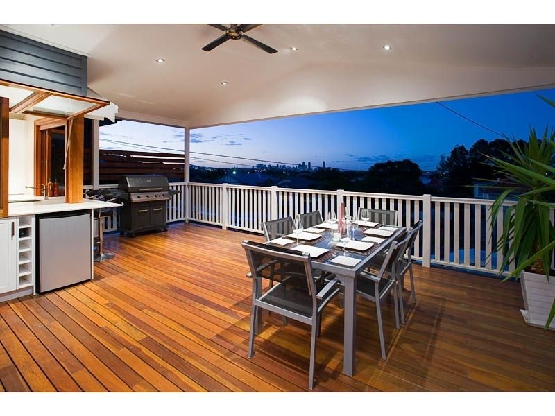 38 HEADFORT ST, Greenslopes QLD 4120