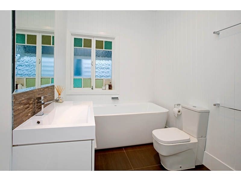 38 HEADFORT ST, Greenslopes QLD 4120