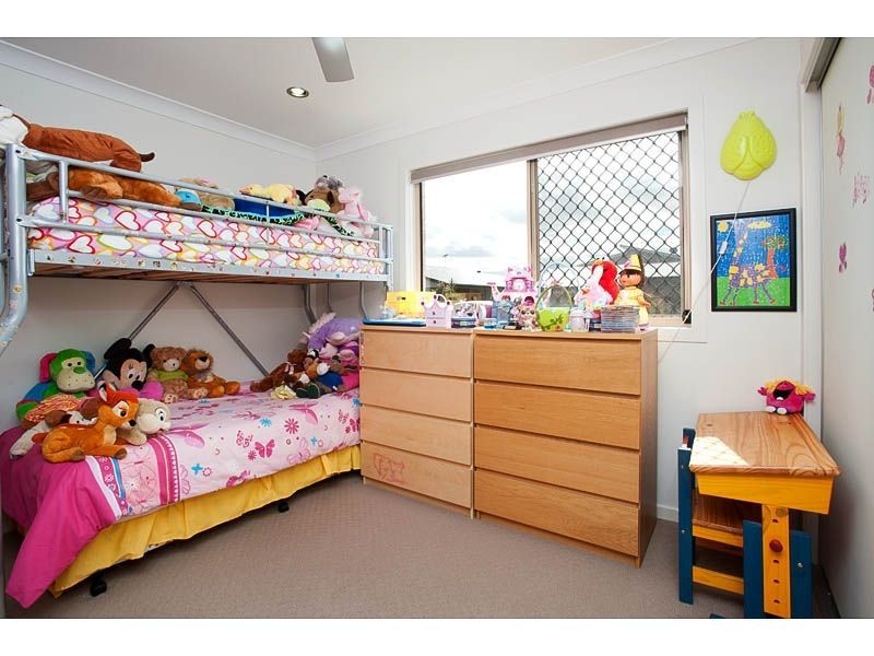 1/16 Long Island Drive, Windaroo QLD 4207