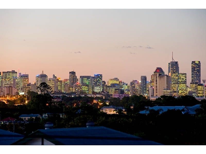 38 HEADFORT ST, Greenslopes QLD 4120