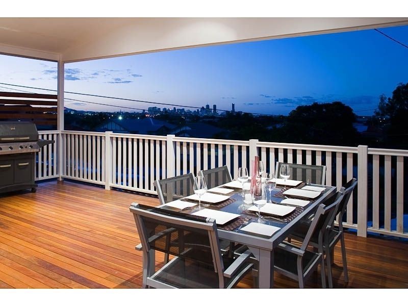 38 HEADFORT ST, Greenslopes QLD 4120