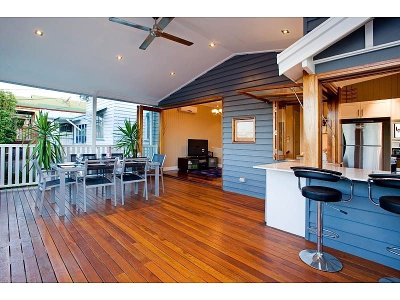 38 HEADFORT ST, Greenslopes QLD 4120