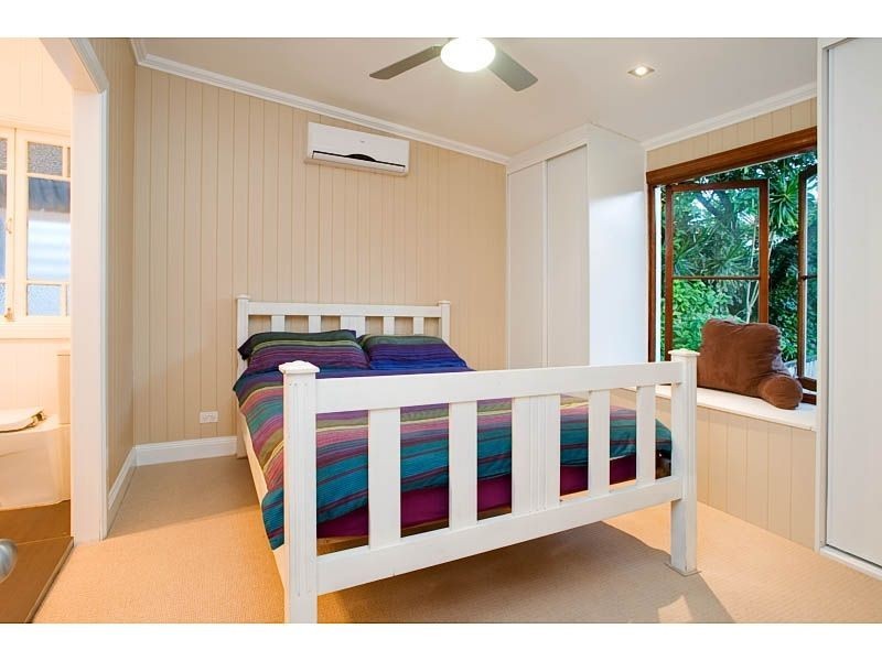 38 HEADFORT ST, Greenslopes QLD 4120