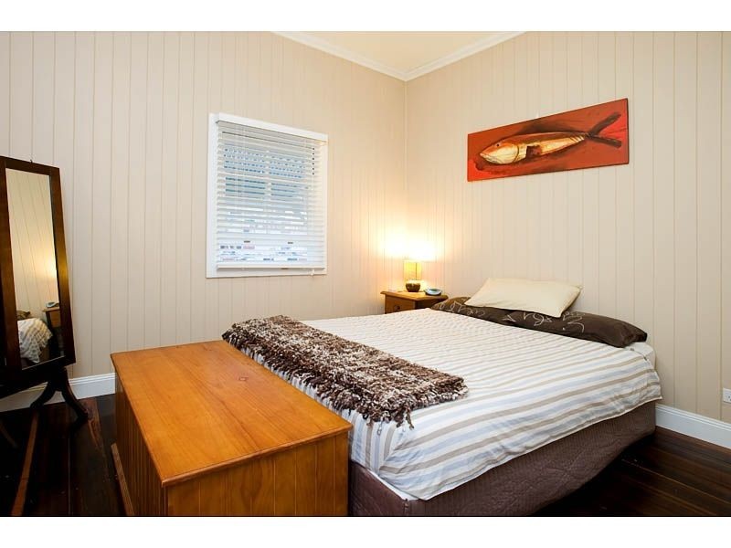 38 HEADFORT ST, Greenslopes QLD 4120