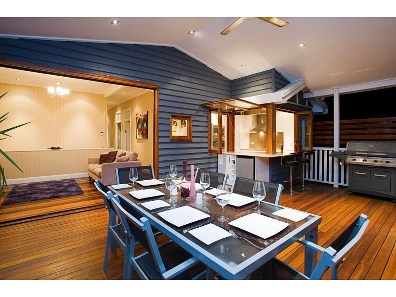 38 HEADFORT ST, Greenslopes QLD 4120