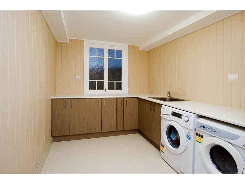 38 HEADFORT ST, Greenslopes QLD 4120