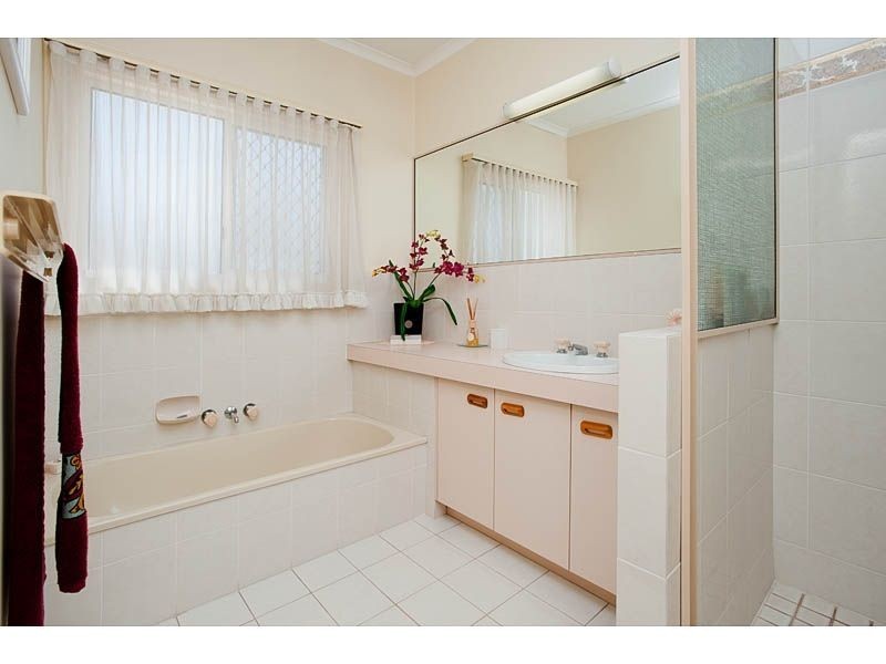 5 Styphelia Street, Mount Gravatt East QLD 4122