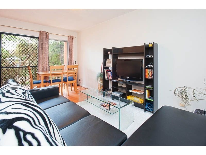 2/47 Rolle St, Holland Park West QLD 4121