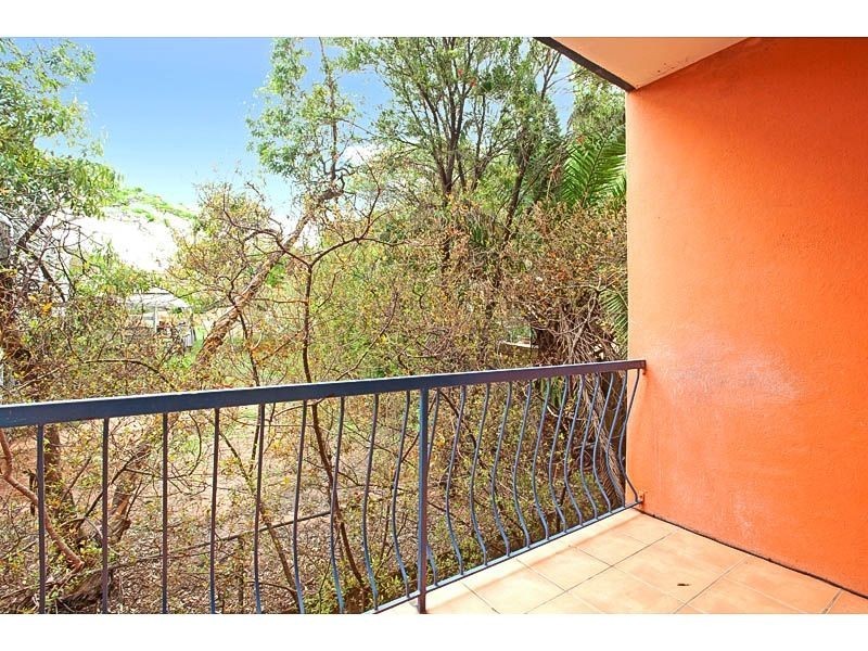 2/47 Rolle St, Holland Park West QLD 4121
