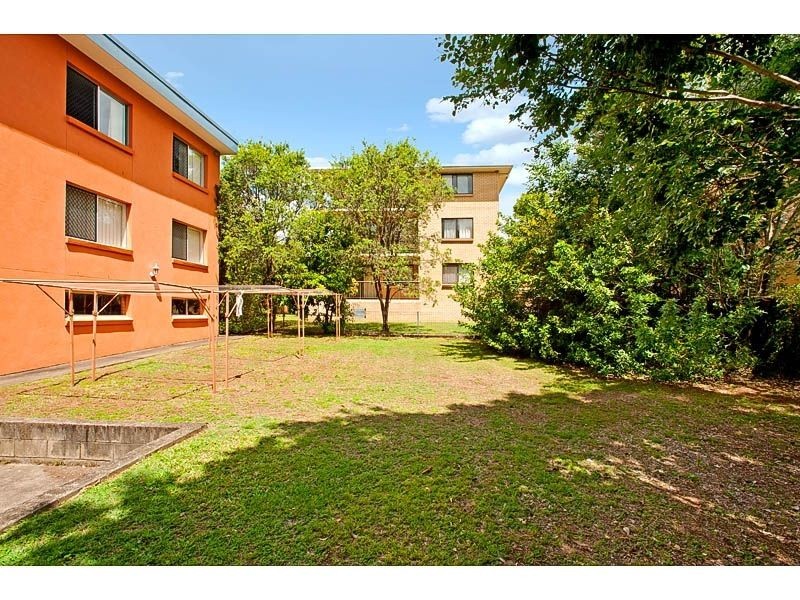 2/47 Rolle St, Holland Park West QLD 4121