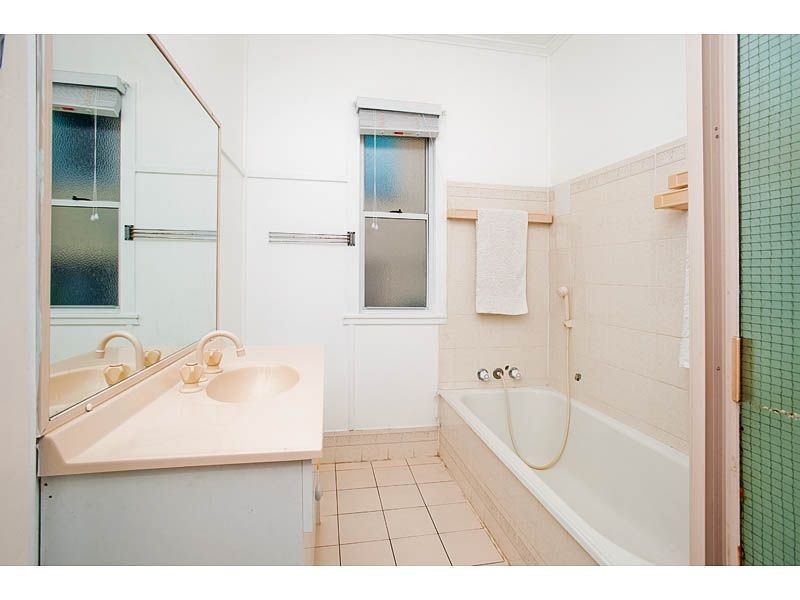 7 Crewe St, Mount Gravatt East QLD 4122