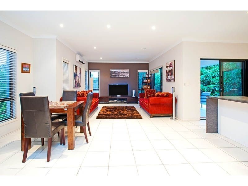 86 Tristania Way, Mount Gravatt East QLD 4122