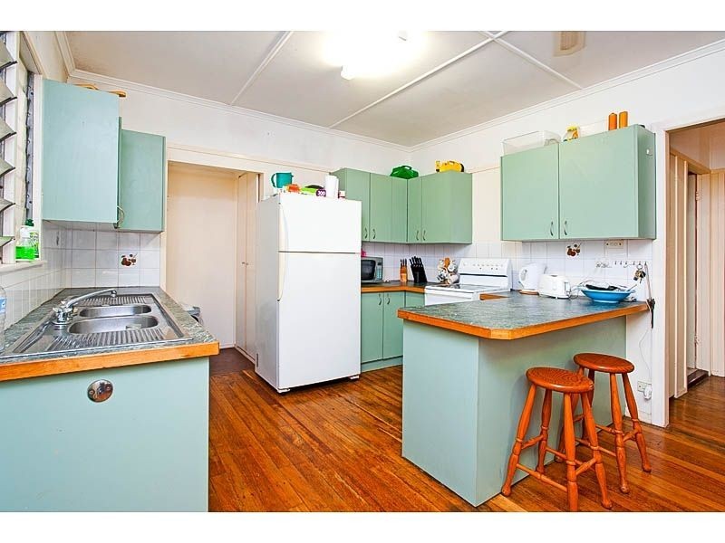 1067 Little Cavendish Rd, Mount Gravatt East QLD 4122