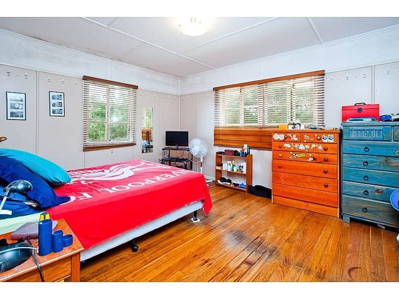1067 Little Cavendish Rd, Mount Gravatt East QLD 4122