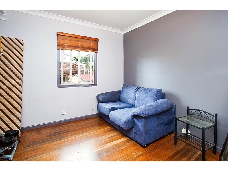 1067 Little Cavendish Rd, Mount Gravatt East QLD 4122